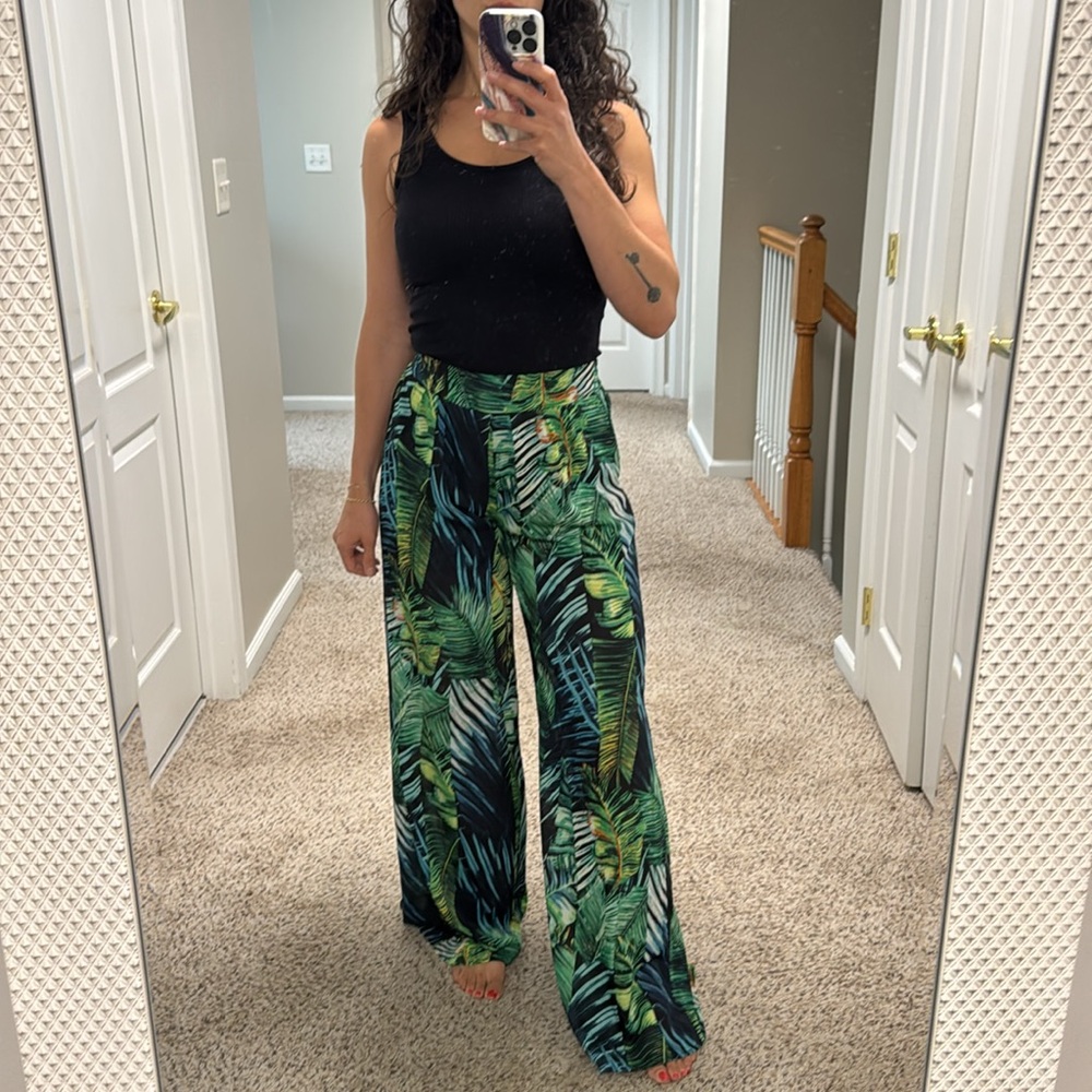 Love Women's Green Leaf Wide Leg Pants
